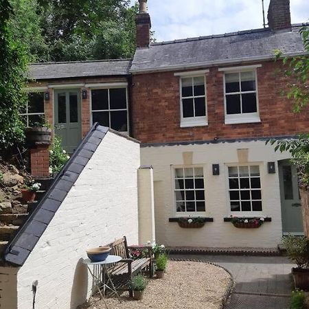Beautiful Georgian Cottage Within A Private Walled Garden โอ๊กคัม ภายนอก รูปภาพ