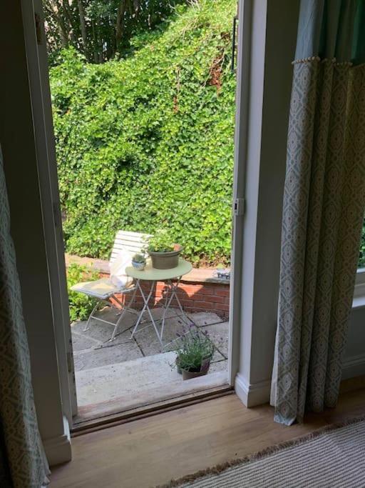 Beautiful Georgian Cottage Within A Private Walled Garden โอ๊กคัม ภายนอก รูปภาพ