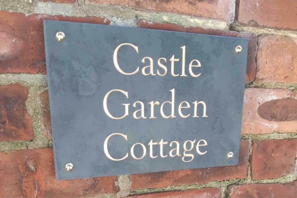 Beautiful Georgian Cottage Within A Private Walled Garden โอ๊กคัม ภายนอก รูปภาพ